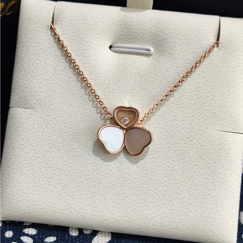 Chopard Rose Gold Mother-of-Pearl Clover Necklace - Picture 3 of 8